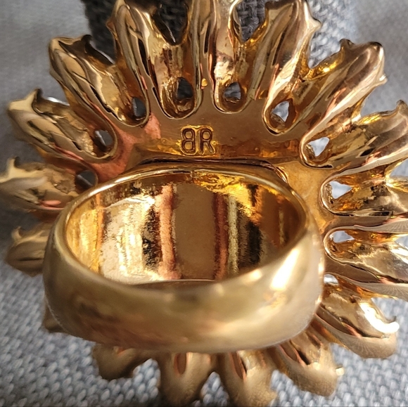 Banana Republic Gold and Crystal Size 6 Statement Ring - Picture 2 of 4